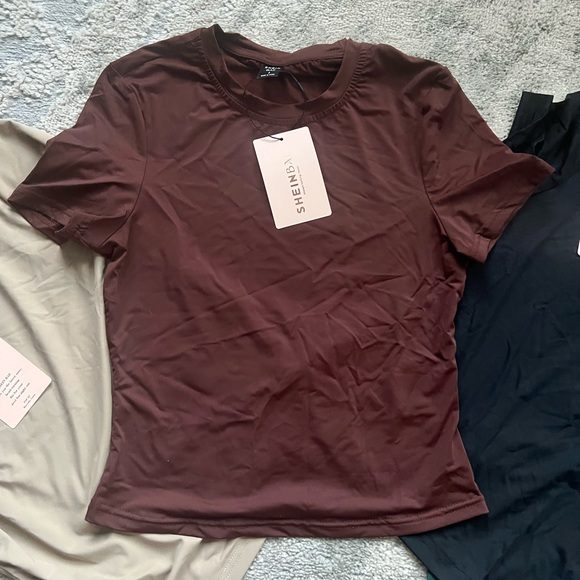 Skims Dupe solid fitted tee - Picture 2 of 5